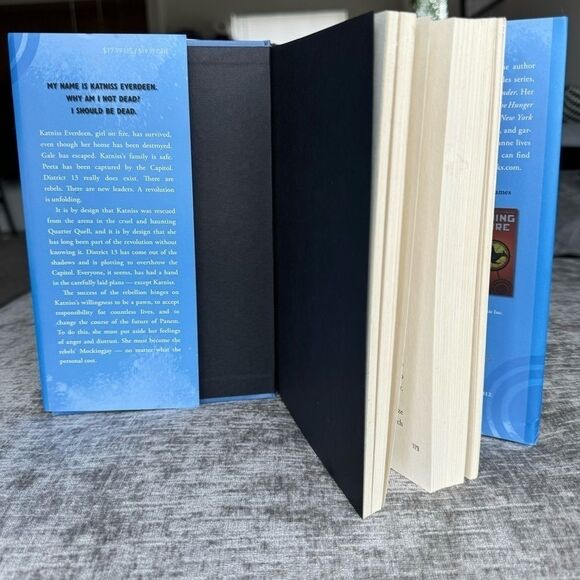 Mockingjay Hardcover Book Suzanne Collins Hunger Games - Picture 6 of 6